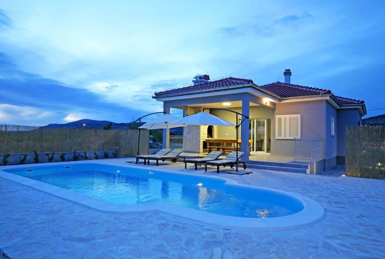 Modern Guest House Rak With Beautiful Pool Sibenik Bagian luar foto