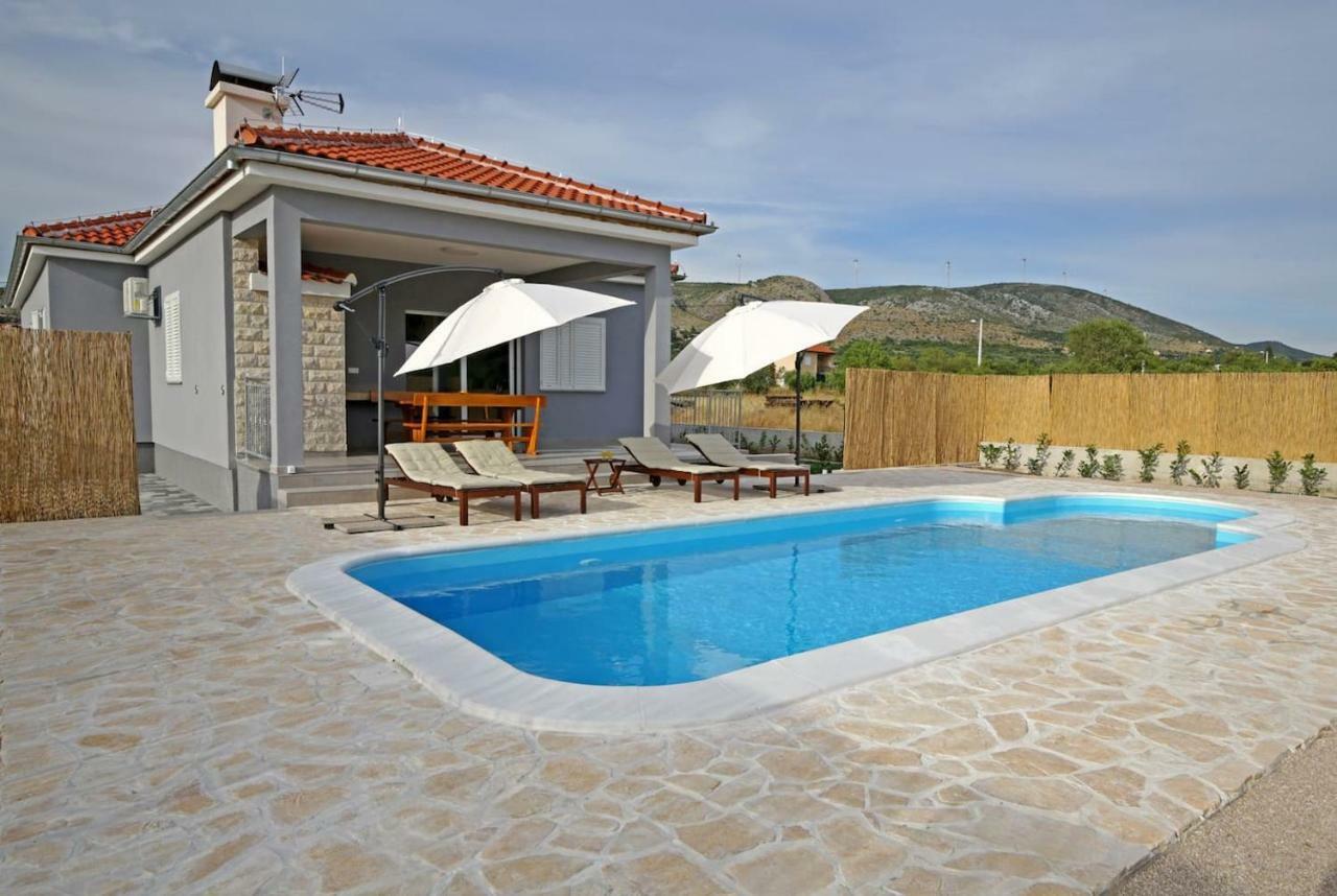 Modern Guest House Rak With Beautiful Pool Sibenik Bagian luar foto