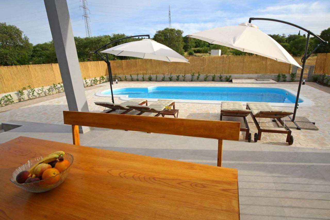 Modern Guest House Rak With Beautiful Pool Sibenik Bagian luar foto