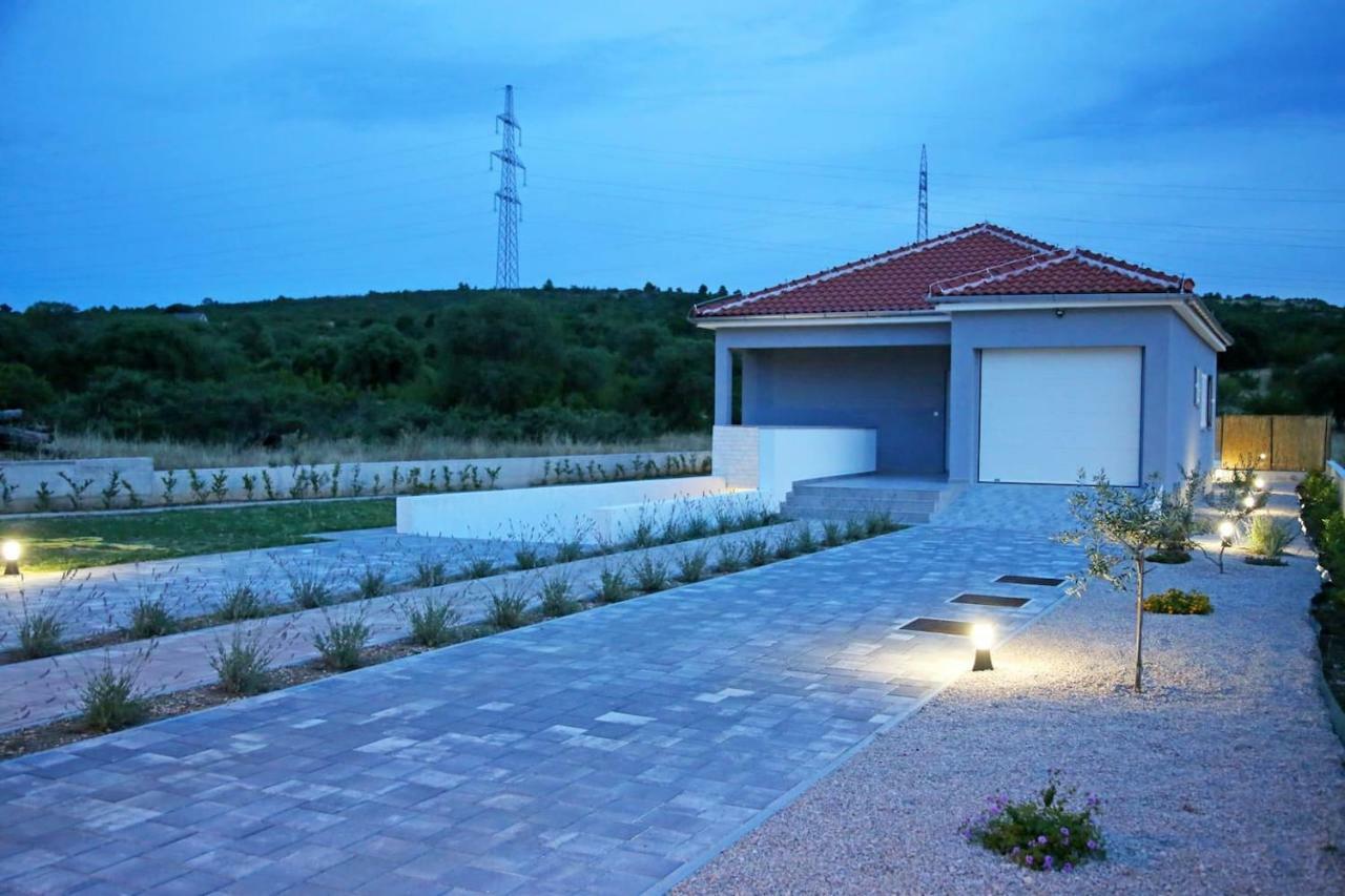 Modern Guest House Rak With Beautiful Pool Sibenik Bagian luar foto